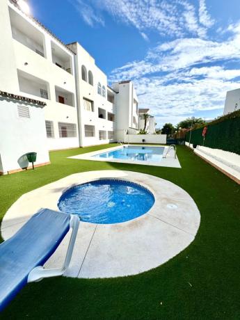 Apartment for sale in  Calle de Sabinillas, Estepona photo 1