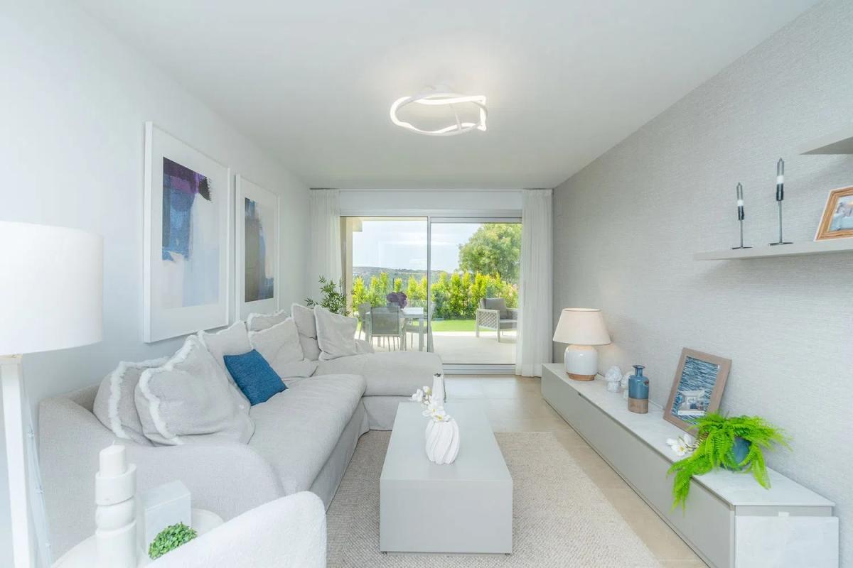 Sale of apartment in Avenida del Arte, 27, Estepona
photo 2