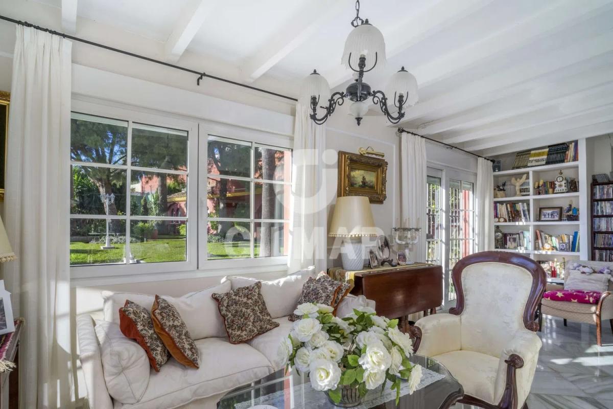 Sale of independent chalet in Calle del Viñedo, Estepona
photo 5