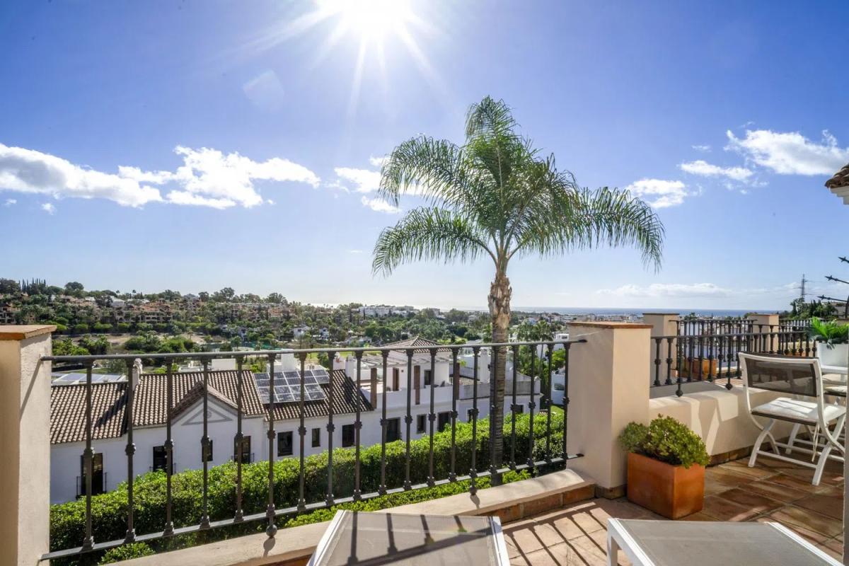 Sale of independent chalet in Barrio Paraiso-Barronal, Estepona
photo 2