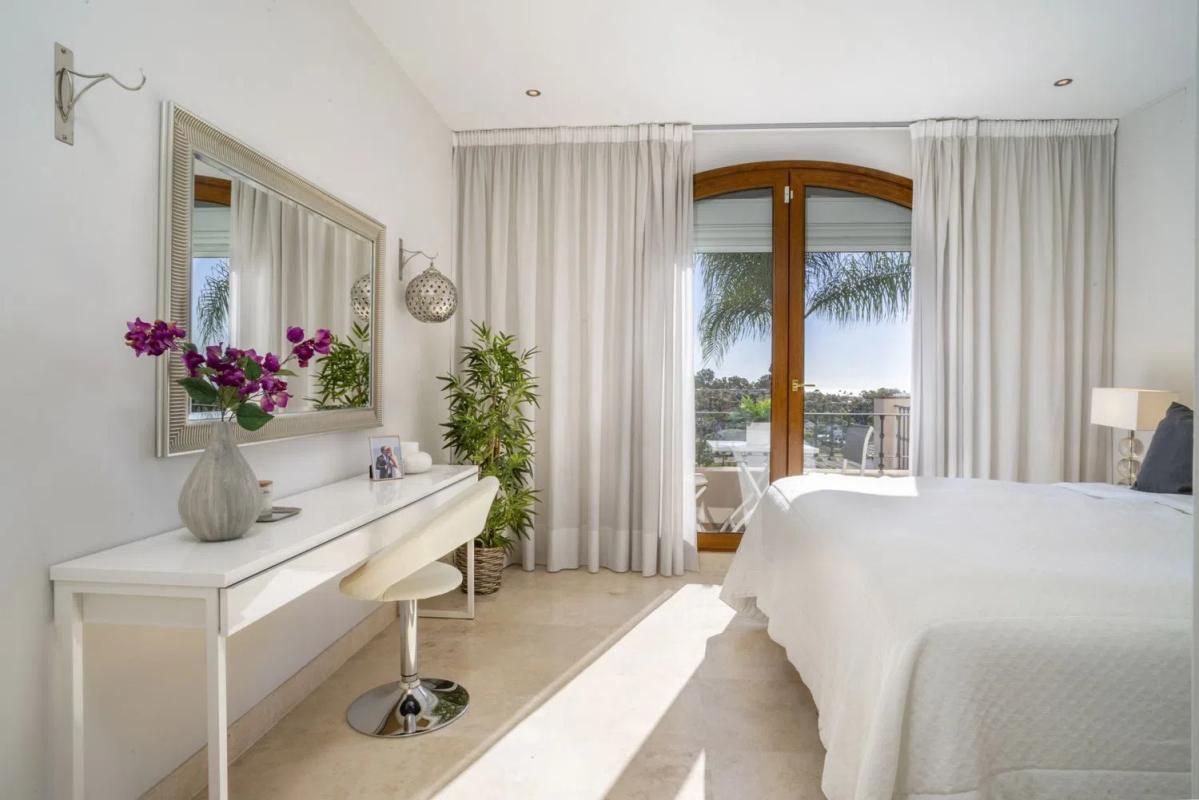 Sale of independent chalet in Barrio Paraiso-Barronal, Estepona
photo 3