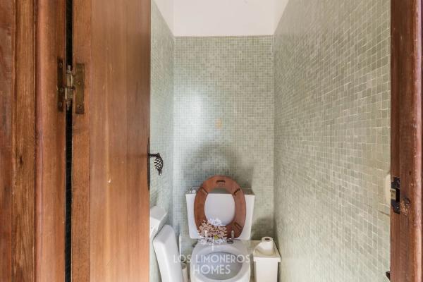 Detached villa for sale in Calle Ganges, Estepona thumbnail 2