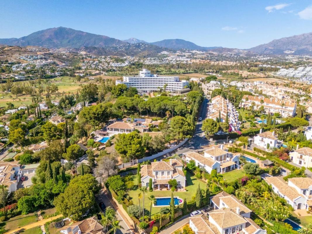 Sale of independent chalet in Barrio Puerto de Estepona, Estepona
photo 3