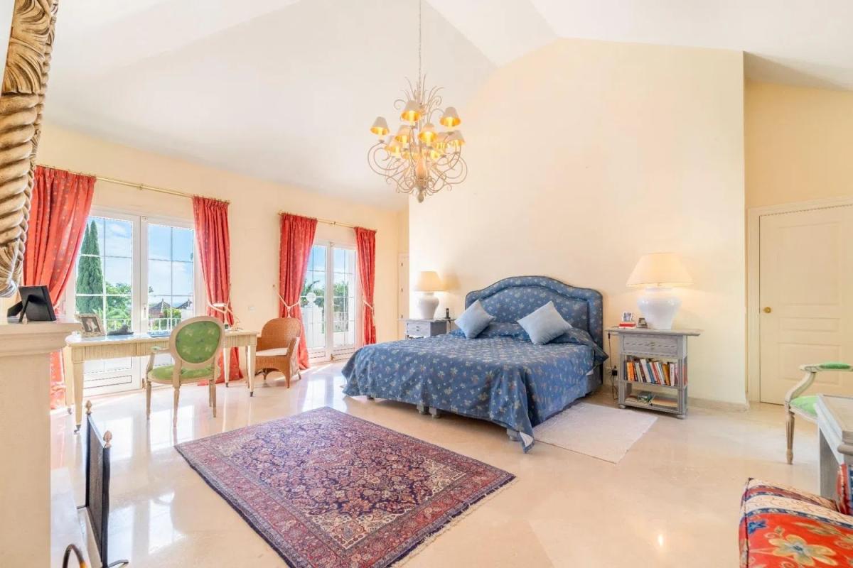 Sale of independent chalet in Barrio Puerto de Estepona, Estepona
photo 5