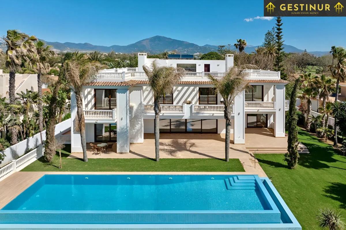 Venta de chalet independiente en Calle Murcia, 53, Estepona
photo 2