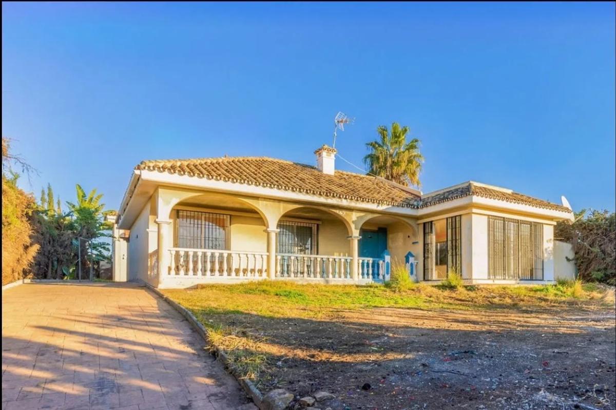 Sprzedaż niezależnego domku jednorodzinnego w  Barrio Bel-Air, Estepona photo 2