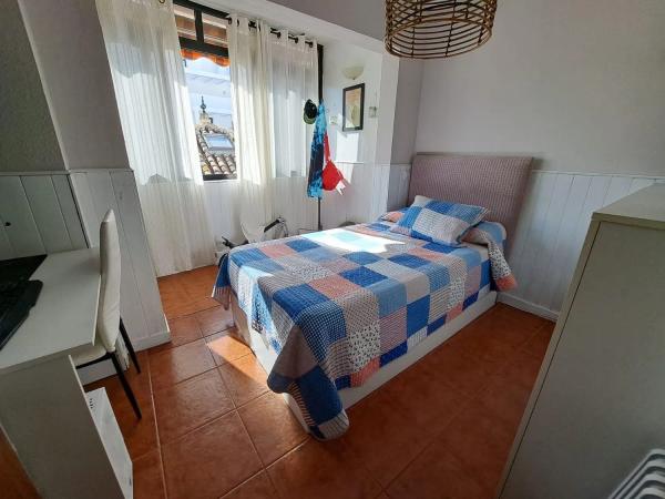 Ático en venta en Calle San Nicolás, Estepona thumbnail 2