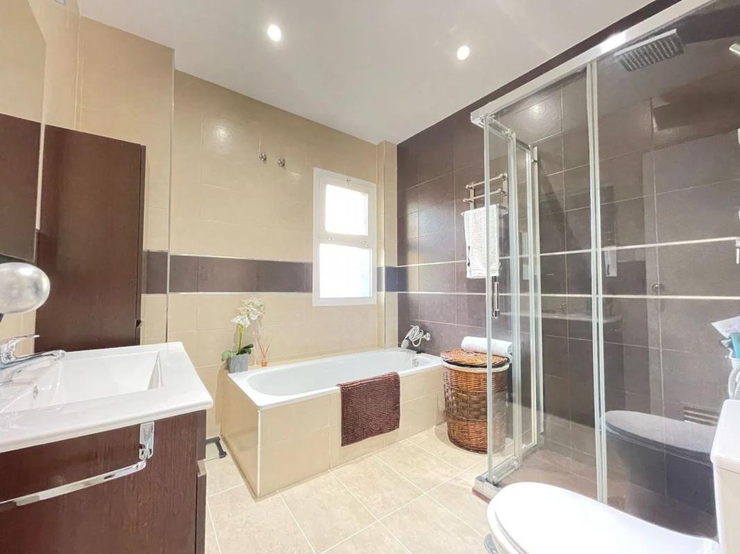 Properties for sale and rent in Spain photo 3