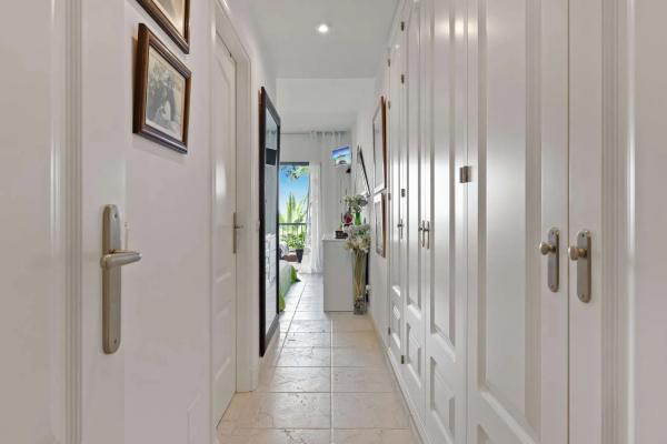 Apartment for sale in  Barrio Benatalaya, Estepona photo 3