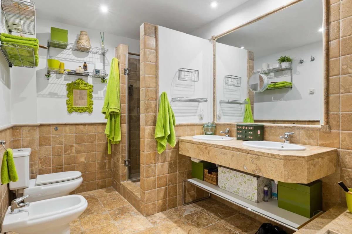 Sale of apartment in Barrio Benatalaya, Estepona
photo 5