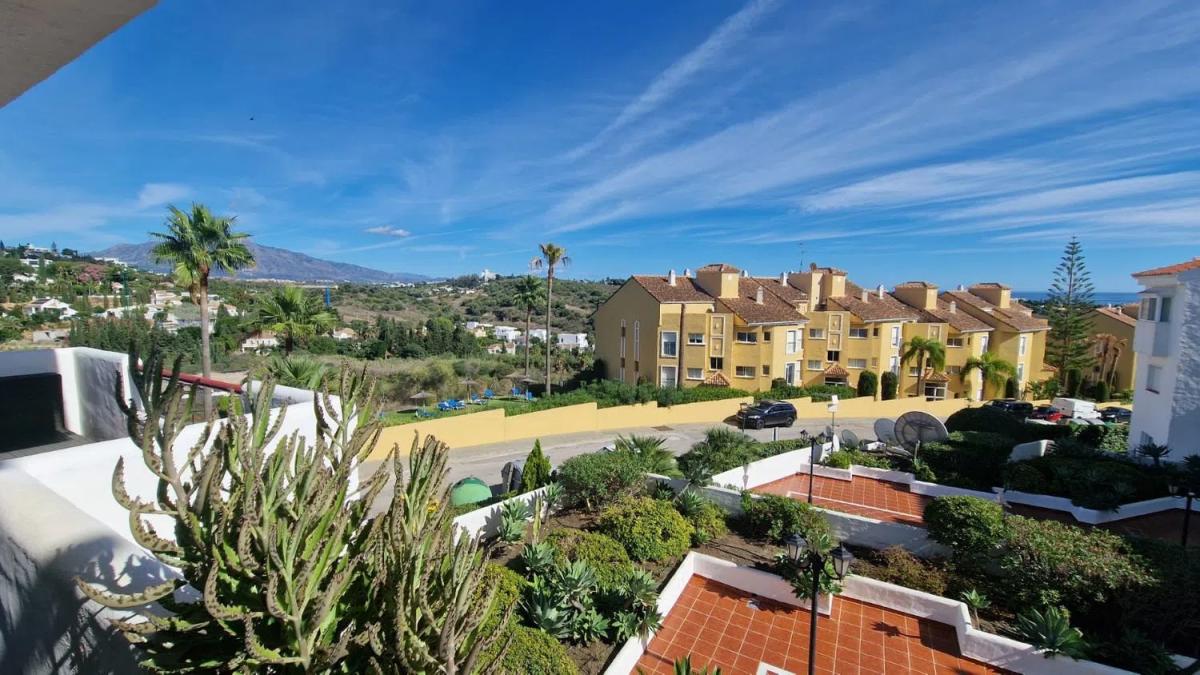 Sale of apartment in Barrio Bel-Air, Estepona
photo 2