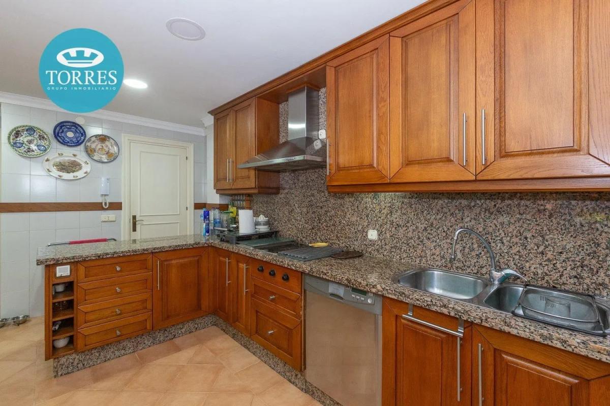 Sale of independent chalet in Calle del Viñedo, Estepona
photo 5