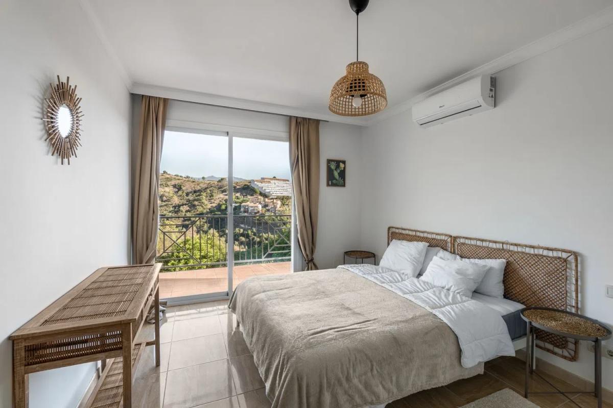 Продажа отдельного шале в Altos de Estepona, Эстепона photo 3