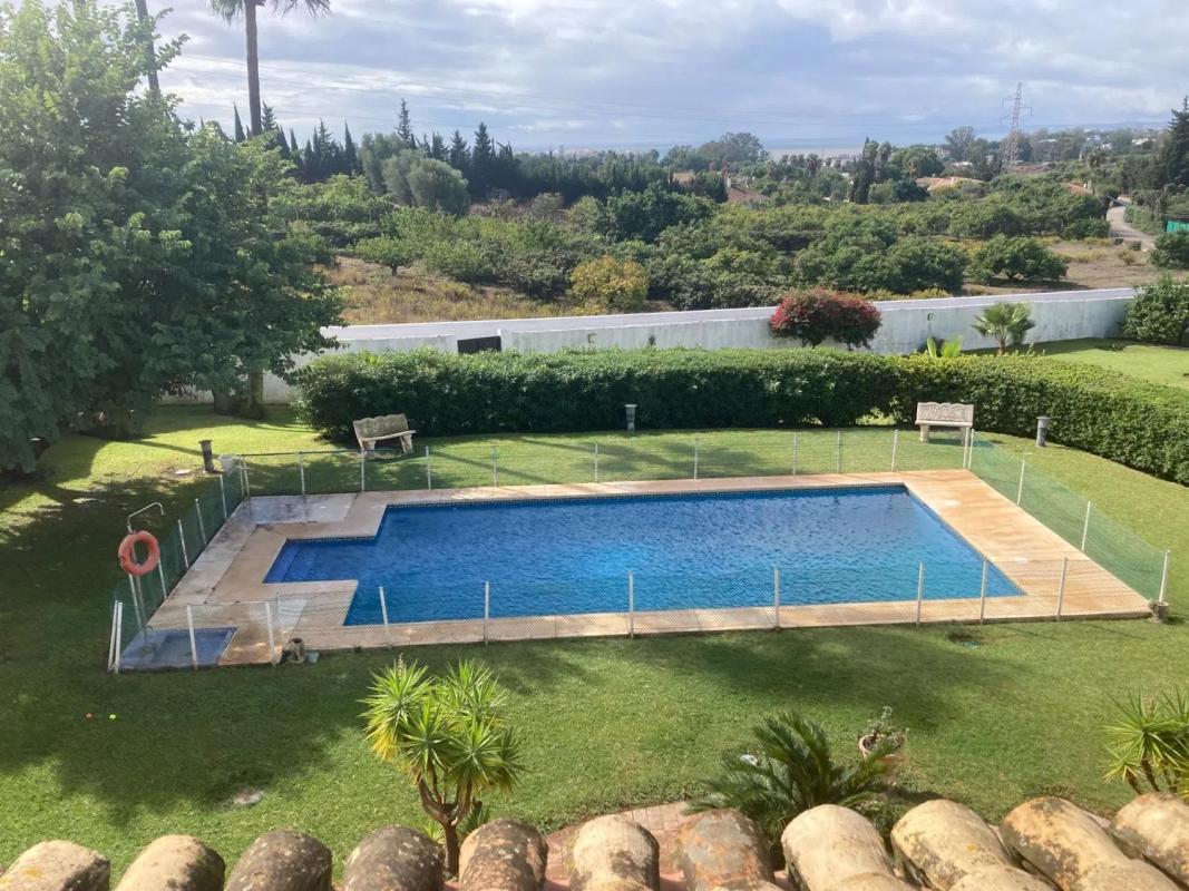 Sprzedaż niezależnego domku jednorodzinnego w Carril de la Resinera, Estepona photo 2