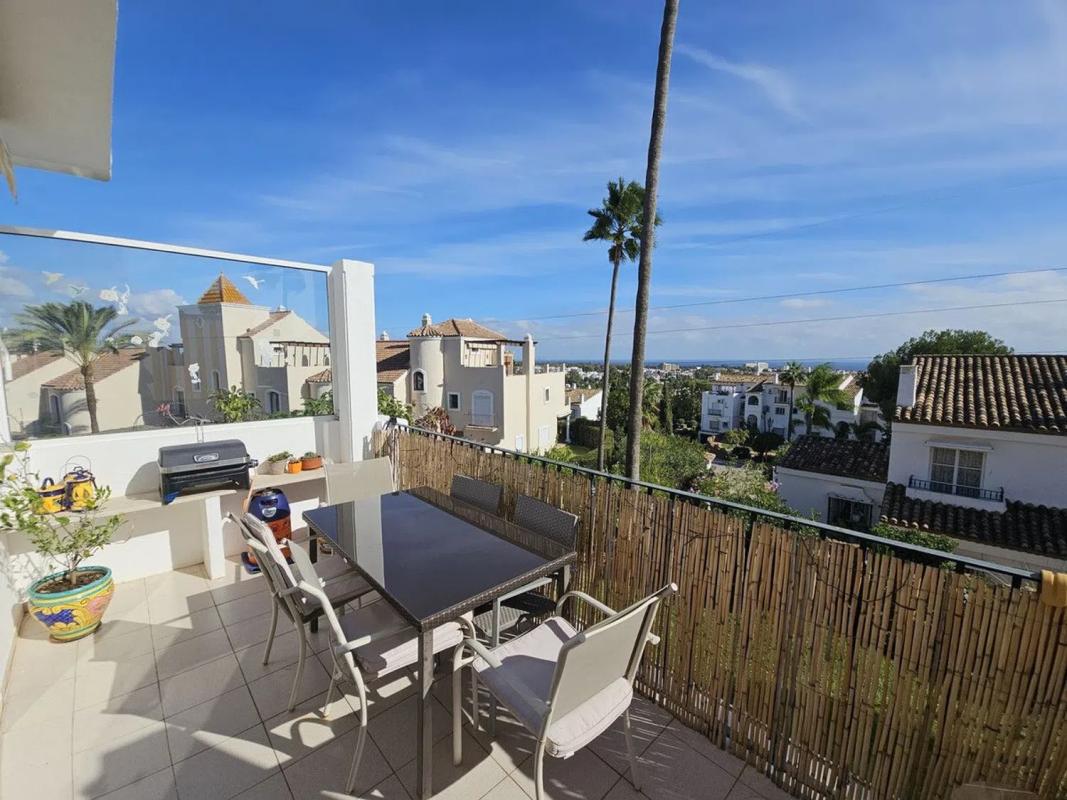 Sale of apartment in Pasaje Mimosas 4, Estepona
photo 3