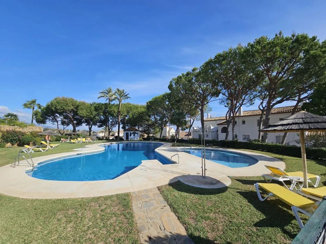 Sale of apartment in Pasaje Mimosas 4, Estepona
photo 4