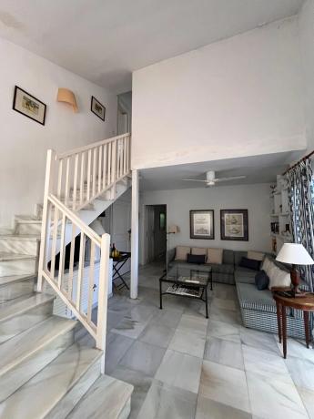 Chalet independiente en venta en Barrio Paraiso-Barronal, Estepona thumbnail 2