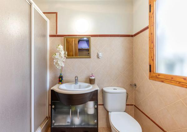 Detached villa for sale in Calle del Tenis, Estepona photo 1
