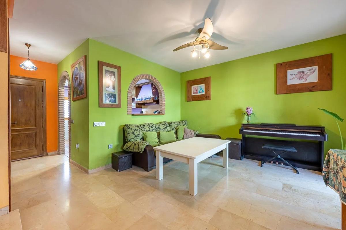 Sale of independent chalet in Calle del Tenis, Estepona
 photo 2