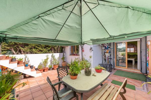 Detached villa for sale in Calle del Tenis, Estepona thumbnail 2