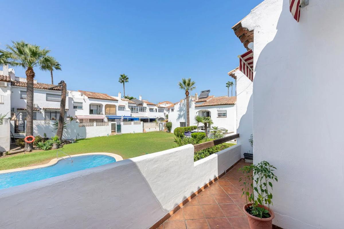 Sale of independent chalet in Calle del Tenis, Estepona
 photo 4