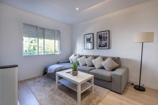 Mieszkanie na sprzedaż w  Calle Rincon de la Victoria, 134, Estepona photo 4