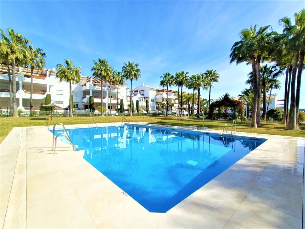 Venta de ático en Calle Lima, Estepona photo 1
