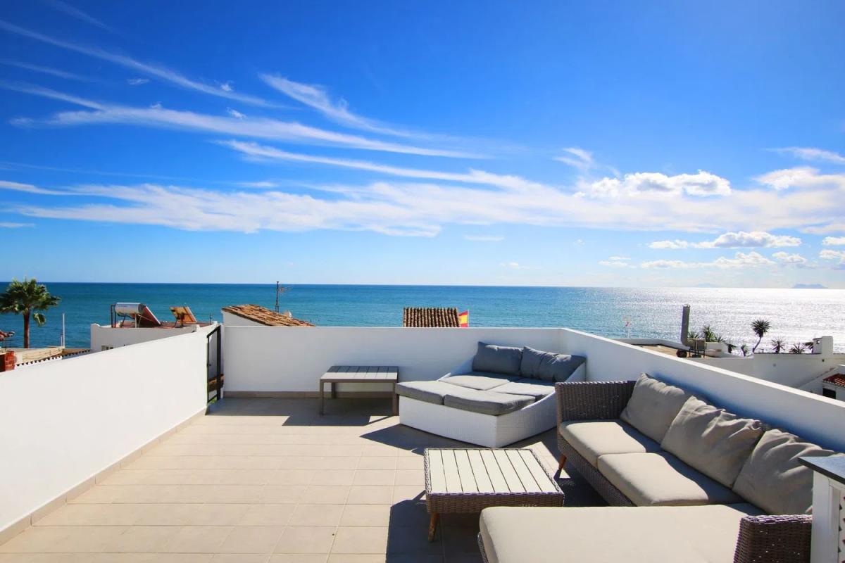 Sprzedaż niezależnego domku jednorodzinnego w Barrio Guadalmansa, Estepona photo 1