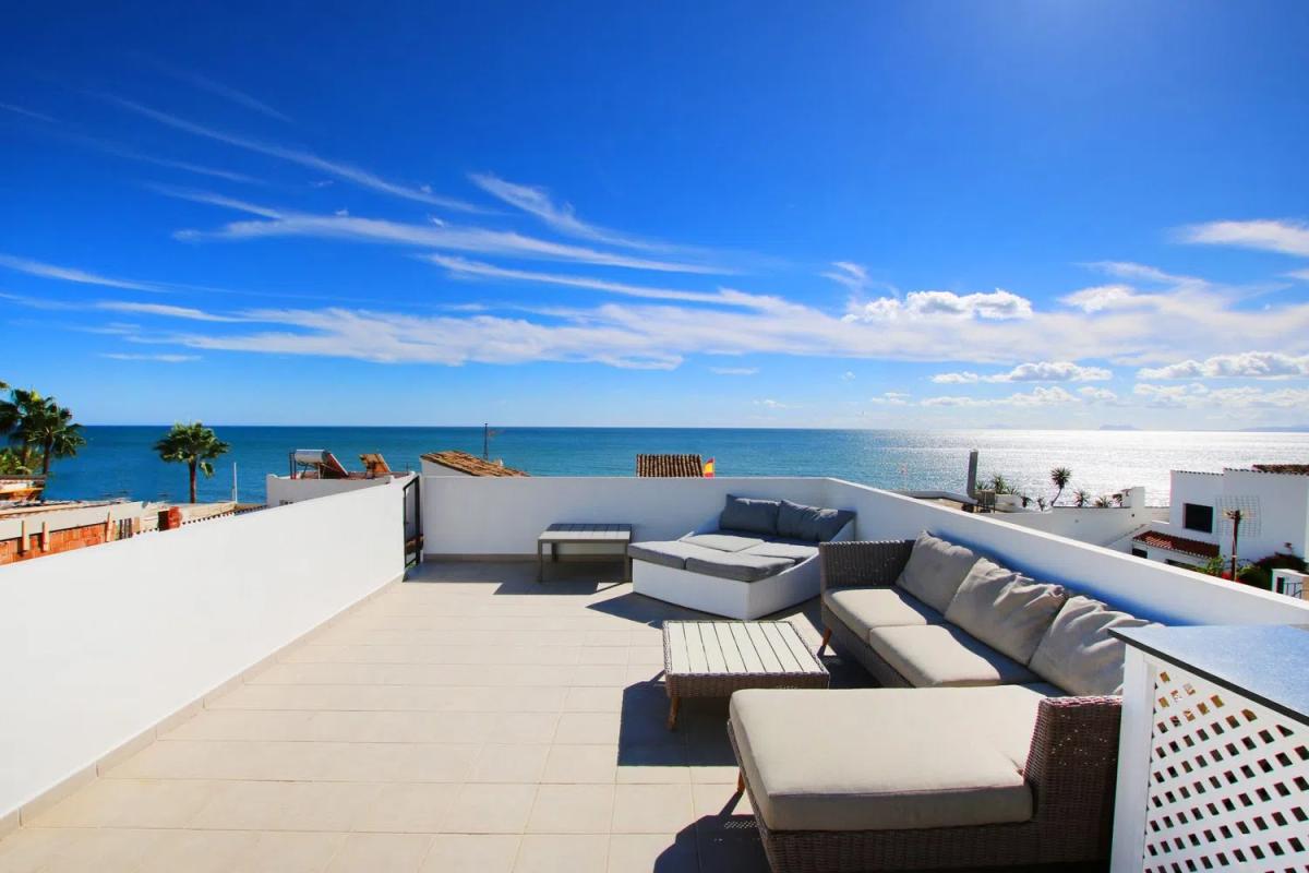Sprzedaż niezależnego domku jednorodzinnego w Barrio Guadalmansa, Estepona photo 2