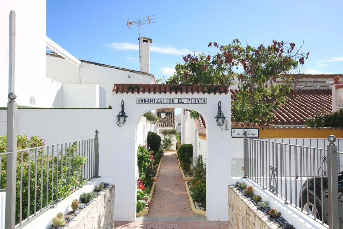 Sprzedaż niezależnego domku jednorodzinnego w Barrio Guadalmansa, Estepona photo 3