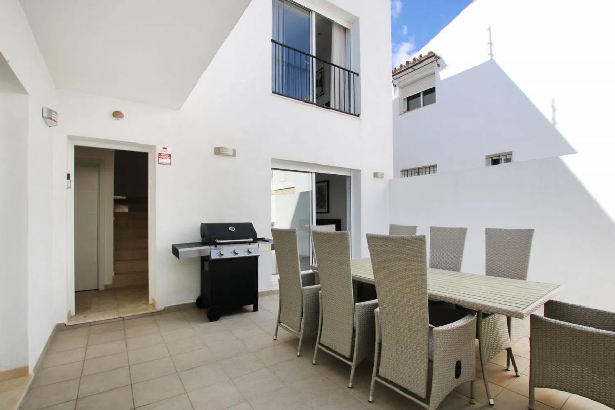 Sprzedaż niezależnego domku jednorodzinnego w Barrio Guadalmansa, Estepona photo 5