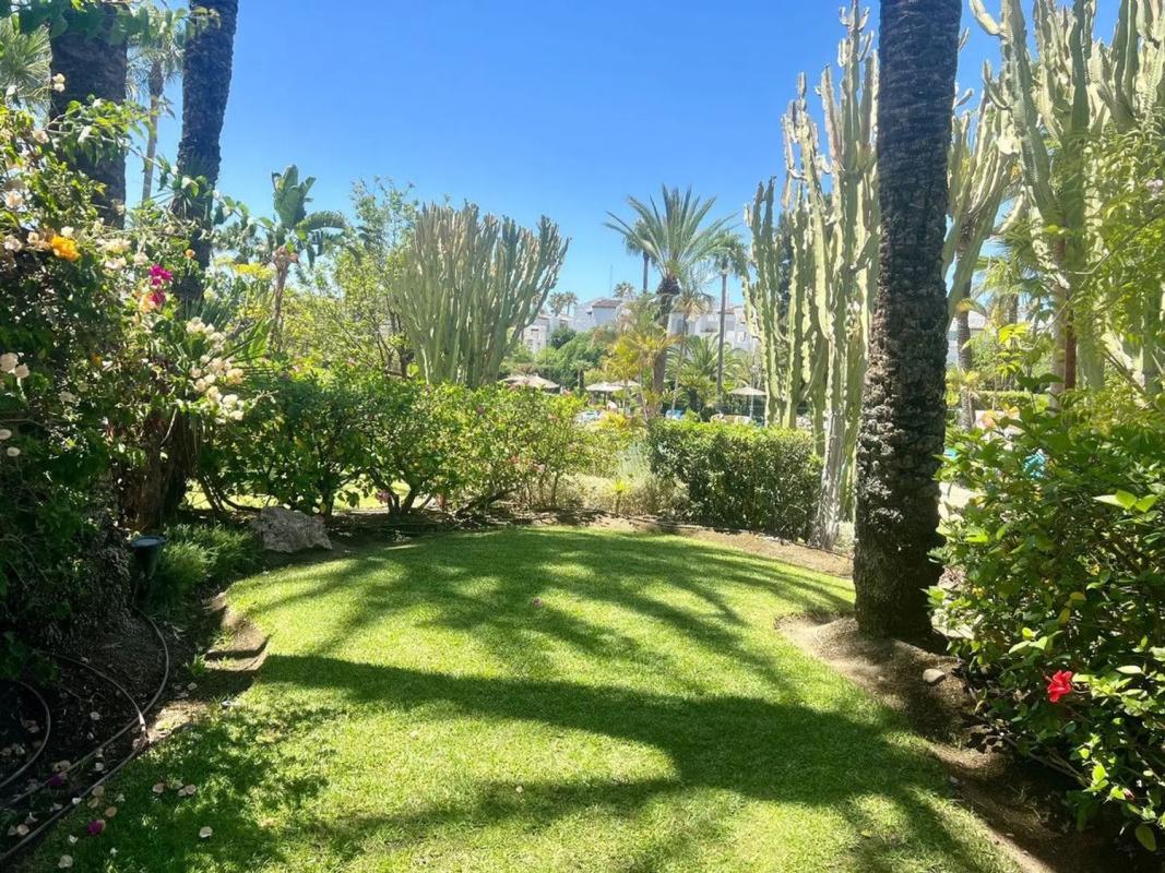 Venta de chalet independiente en Calle Trajano, Estepona
 photo 3