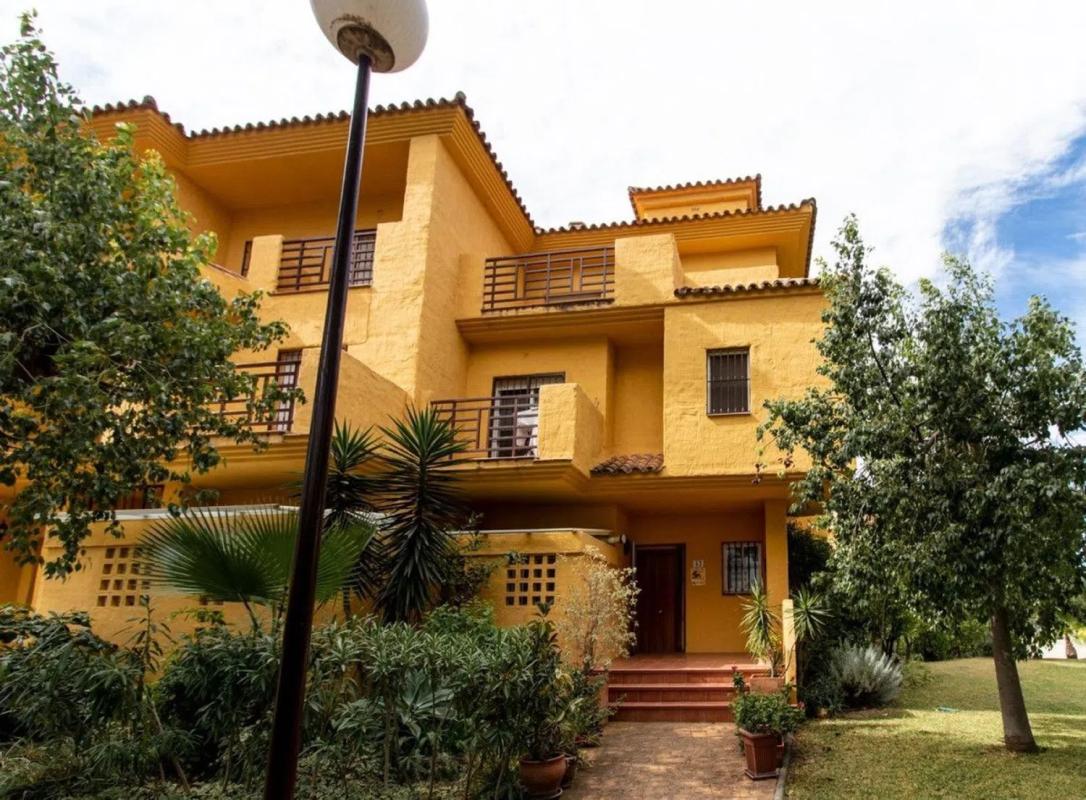 Продажа отдельного шале в Barrio Parque Central, Эстепона photo 2