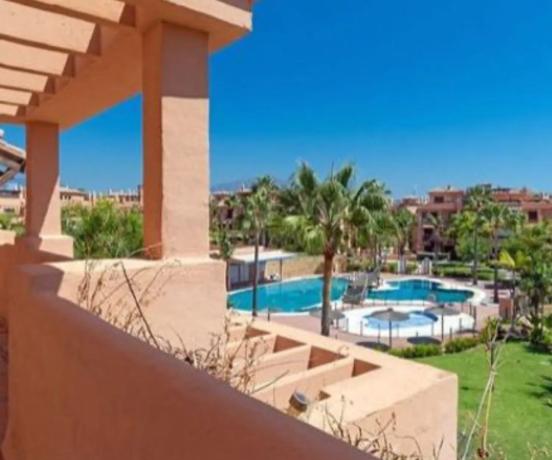 Apartment for sale in  Avenida Hacienda del Sol, 36, Estepona photo 3