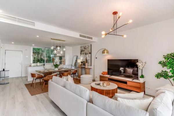 Chalet independiente en venta en  Calle Islas Bermudas, Estepona photo 4
