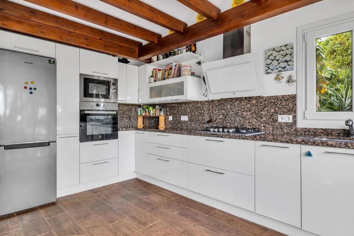 Sale of independent chalet in Arroyo las Cañas, Estepona
 photo 5