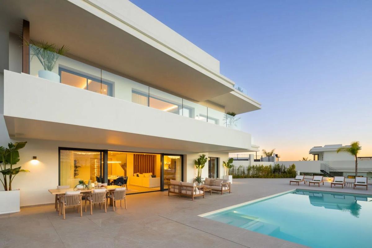 Venta de chalet independiente en Barrio Paraiso-Barronal, Estepona
photo 1