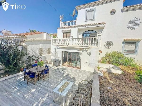 Wolnostojąca willa na sprzedaż w  Calle del Reposo, Estepona photo 1