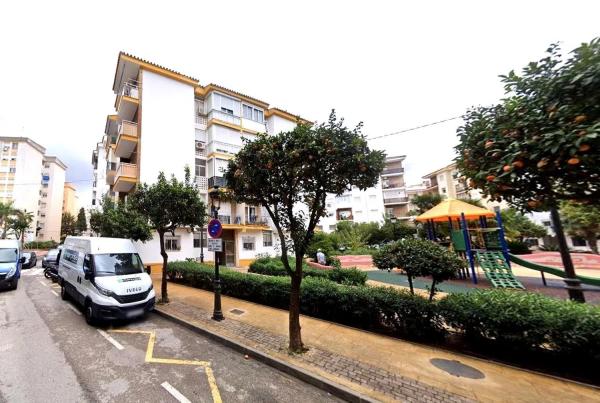 Mieszkanie na sprzedaż w Avenida Valencia, Estepona photo 1