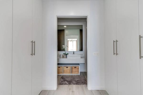 Chalet independiente en venta en Calle Los Arcos, 26 -22, Estepona thumbnail 2