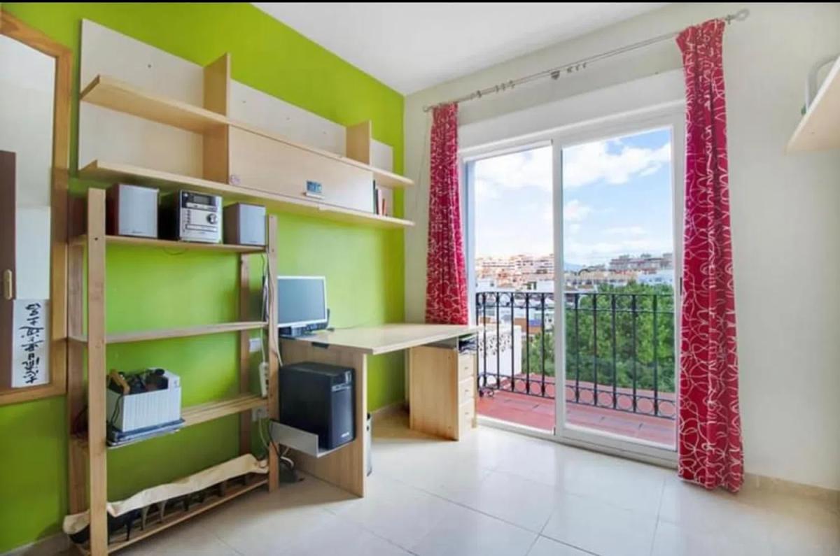 Sale of independent chalet in Barrio Centro, Estepona
 photo 3
