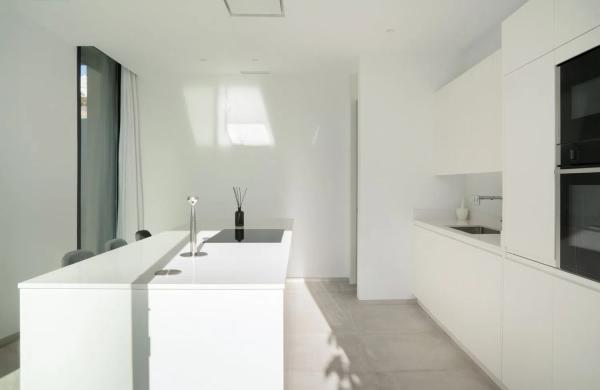 Chalet independiente en venta en Barrio Nueva Atalaya, Estepona thumbnail 2