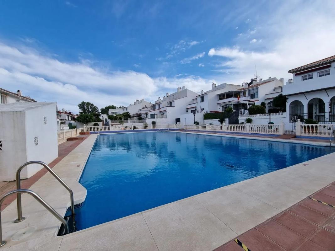 Venta de chalet independiente en Urbanización Mar y Monte, Estepona
photo 1