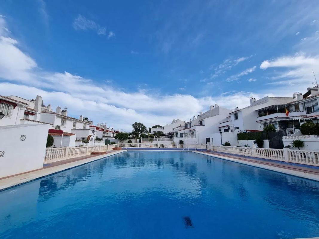 Venta de chalet independiente en Urbanización Mar y Monte, Estepona
photo 2