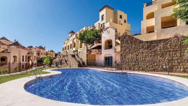 Apartment for sale in  Avenida españa, Estepona photo 1