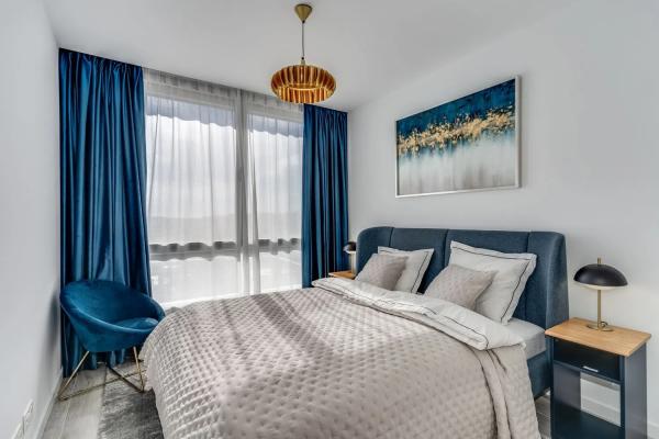 Chalet independiente en venta en  Calle Islas Bermudas, 8 -10, Estepona photo 4