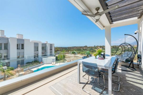 Apartment for sale in  Calle Islas Bermudas, 6, Estepona photo 1