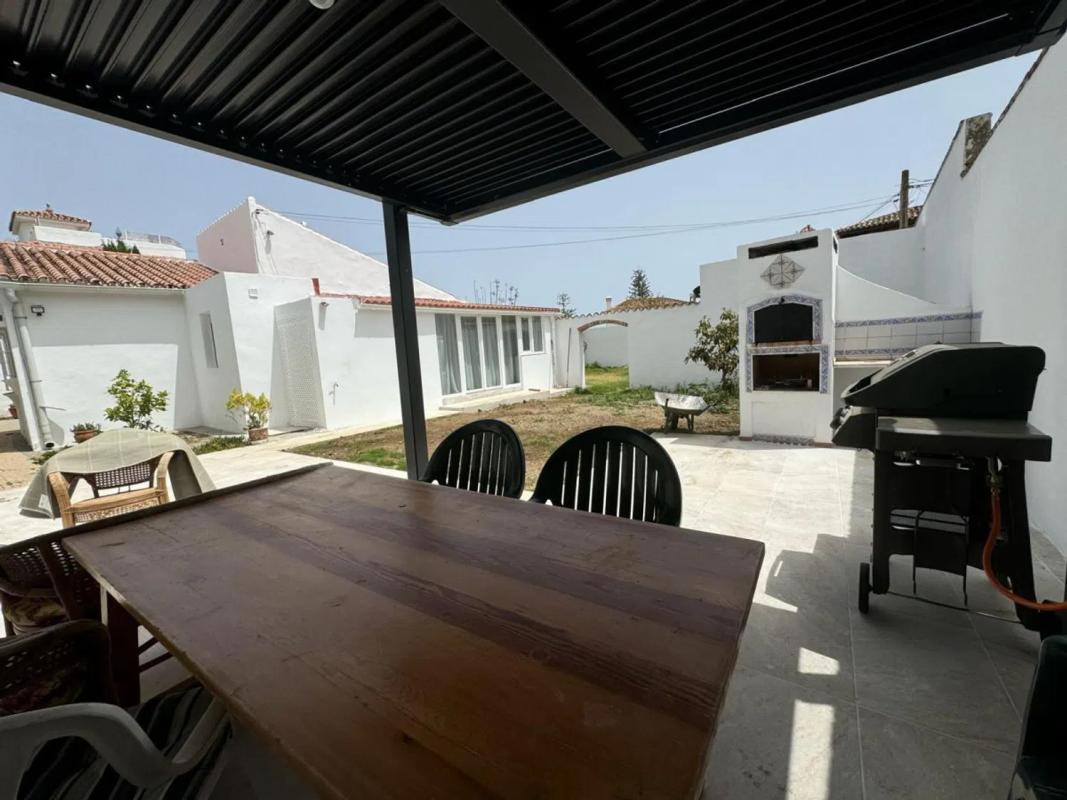 Продажа отдельного шале в Calle Josefina Samper, Эстепона photo 1