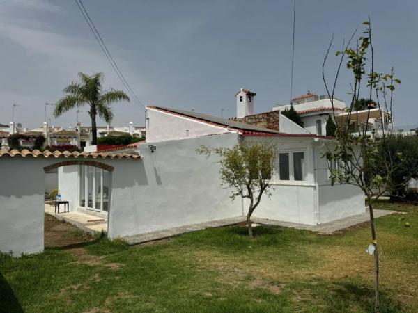 Коттедж на продажу в  Calle Josefina Samper, Эстепона photo 2
