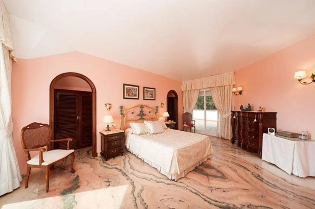Sprzedaż niezależnego domku jednorodzinnego w Barrio Bel-Air, Estepona photo 4